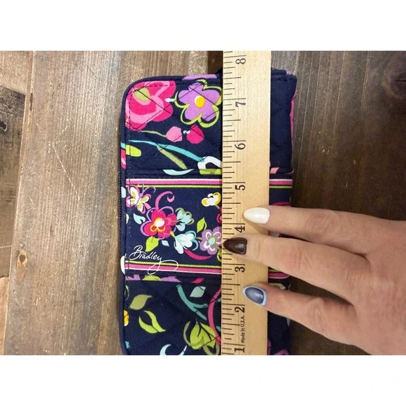 Vera Bradley Navy Blue Floral Quilted Cotton Zip Around Wallet Organizer - Picture 4 of 7